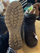 Load image into Gallery viewer, 11 Schnee Men's Hiking Shoes

