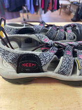 Load image into Gallery viewer, Women's Shoe Size 6 Keen Grey Water Shoes
