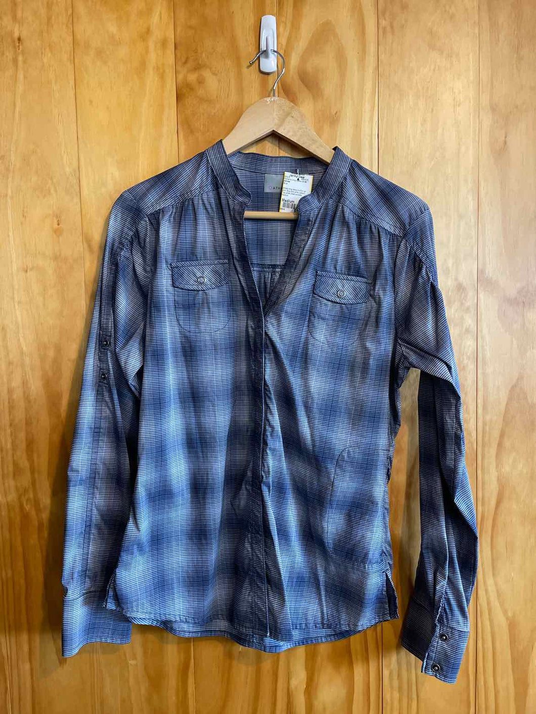 Size Medium Athleta Blue Women's Long Sleeve Shirt