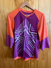 Load image into Gallery viewer, Size M Pearl Izumi Purple Women's Short Sleeve Shirt
