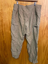 Load image into Gallery viewer, Size XL Mountain Hardwear Men's Pants
