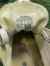 Load image into Gallery viewer, Shoe Size 9 Converse Blue Casual Shoes
