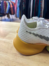 Load image into Gallery viewer, Shoe Size 6 Nike White Running Shoes
