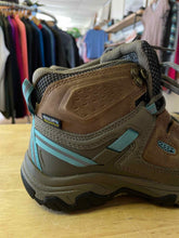 Load image into Gallery viewer, Women's Shoe Size 7 Keen Brown Hiking Boots
