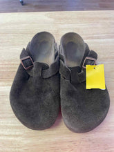 Load image into Gallery viewer, Unisex Shoe Size unknown Birkenstock Brown Sandals
