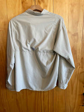 Load image into Gallery viewer, Size Medium Columbia Men's Long Sleeve Shirt
