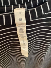 Load image into Gallery viewer, Size 10 Lululemon Black and White Women's Short Sleeve Shirt

