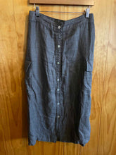 Load image into Gallery viewer, Size Medium C&amp;C California Grey Skirt

