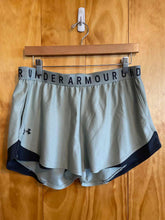 Load image into Gallery viewer, Size L Under Armour Green Women's Shorts
