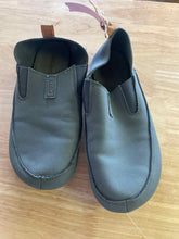 Load image into Gallery viewer, Women's Shoe Size 8.5 Xero Green Casual Shoes
