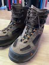 Load image into Gallery viewer, 12 vasque Men's Hiking Boots
