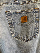 Load image into Gallery viewer, Size 35 Carhartt Men's Jeans
