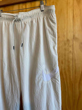 Load image into Gallery viewer, Size Medium Nike Cream Women&#39;s Sweatpants
