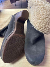 Load image into Gallery viewer, Shoe Size 8 UGG Grey Clogs
