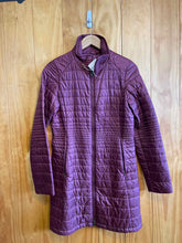 Load image into Gallery viewer, Women Size Small Patagonia Maroon Women&#39;s Winter Jacket
