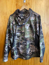 Load image into Gallery viewer, Size Large Under Armour Men's Sweater &amp; Sweatshirt
