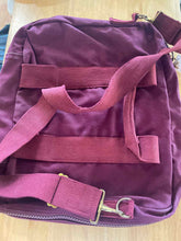 Load image into Gallery viewer, Lands End Bag
