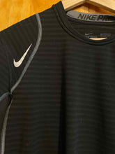 Load image into Gallery viewer, Size Large Nike Men's Long Sleeve Shirt
