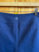 Load image into Gallery viewer, Size Medium Tall Lands End Navy Women's Shorts

