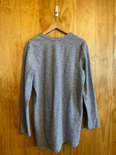 Load image into Gallery viewer, Size Large Duluth Trading Grey Women&#39;s Long Sleeve Shirt
