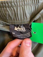 Load image into Gallery viewer, Size 36 REI Men's Shorts
