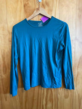 Load image into Gallery viewer, Size M LL Bean Green Women&#39;s Long Sleeve Shirt
