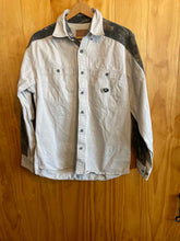 Load image into Gallery viewer, Size Medium Mossy Oak Men's Long Sleeve Shirt
