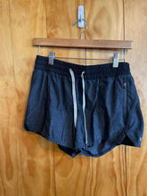 Load image into Gallery viewer, Size Medium Vuori Black Women's Shorts
