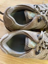 Load image into Gallery viewer, Shoe Size 8 Columbia Brown Hiking Shoes

