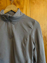 Load image into Gallery viewer, Size Small Mondetta Grey Women's Long Sleeve Shirt
