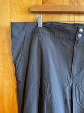 Load image into Gallery viewer, Size 22W Columbia Black Women&#39;s Shorts
