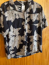 Load image into Gallery viewer, Size XL Batik Bay Men's Short Sleeve Shirt
