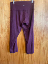 Load image into Gallery viewer, Size Unknown Lululemon Maroon Women's Leggings
