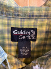 Load image into Gallery viewer, Size 2XLT Guide Series Men&#39;s Short Sleeve Shirt
