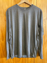 Load image into Gallery viewer, Size L Patagonia Men's Long Sleeve Shirt
