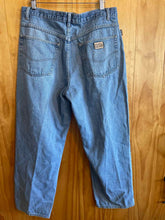 Load image into Gallery viewer, Size 34 Gravel Gear Men's Jeans
