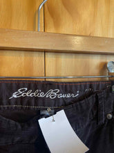 Load image into Gallery viewer, Size 14 Eddie Bauer Maroon Women&#39;s Pants
