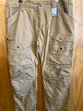 Load image into Gallery viewer, Size 40 Fjall Raven Men's Hiking Pants
