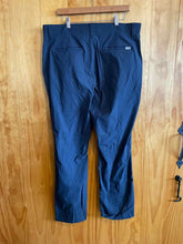 Load image into Gallery viewer, Size 38 Orvis Men&#39;s Pants
