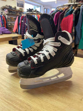 Load image into Gallery viewer, Bauer Ice Skates
