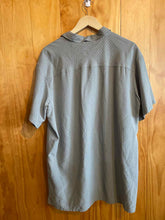 Load image into Gallery viewer, Size XL Columbia Men's Short Sleeve Shirt
