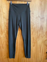 Load image into Gallery viewer, Size S Quince Green Women's Leggings
