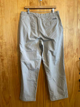 Load image into Gallery viewer, Size 36 Royal Robbins Men&#39;s Pants

