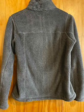Load image into Gallery viewer, Size Small Patagonia Grey Women's Fleece Sweatshirt
