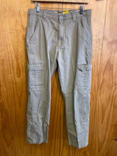 Load image into Gallery viewer, Size 30x30 Wrangler Men's Pants
