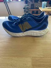 Load image into Gallery viewer, 10.5 New Balance Men's Shoes
