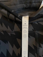 Load image into Gallery viewer, Size 4 Lululemon Black Women's Leggings
