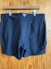 Load image into Gallery viewer, Size L Columbia Black Women's Shorts

