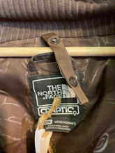 Load image into Gallery viewer, Size Medium The North Face Men&#39;s Light Jacket
