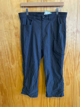 Load image into Gallery viewer, Size 12 Eddie Bauer Black Women's Capris
